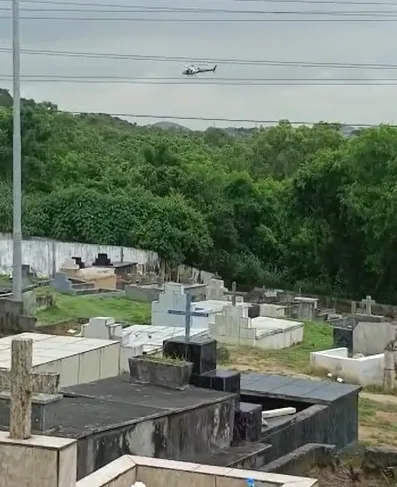 Troca de tiros dentro do cemitério interrompe enterro na Serra