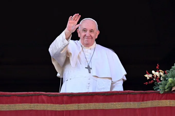 Após sintomas de gripe, Papa Francisco vai para o hospital realizar exames