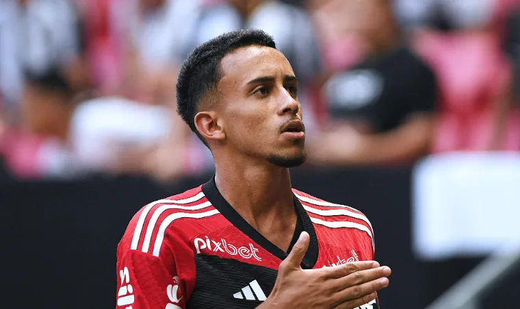 Matheus Gonçalves, do Flamengo, é assaltado após sair do Maracanã