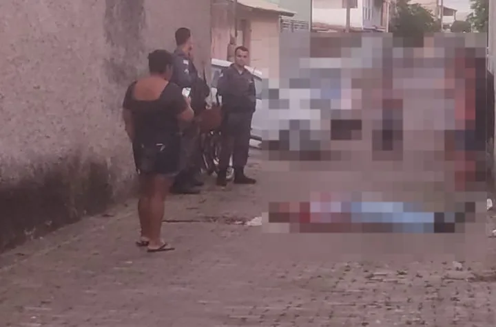 Jovem é morto a tiros e mãe faz alerta sobre drogas: "Saiam enquanto há tempo"