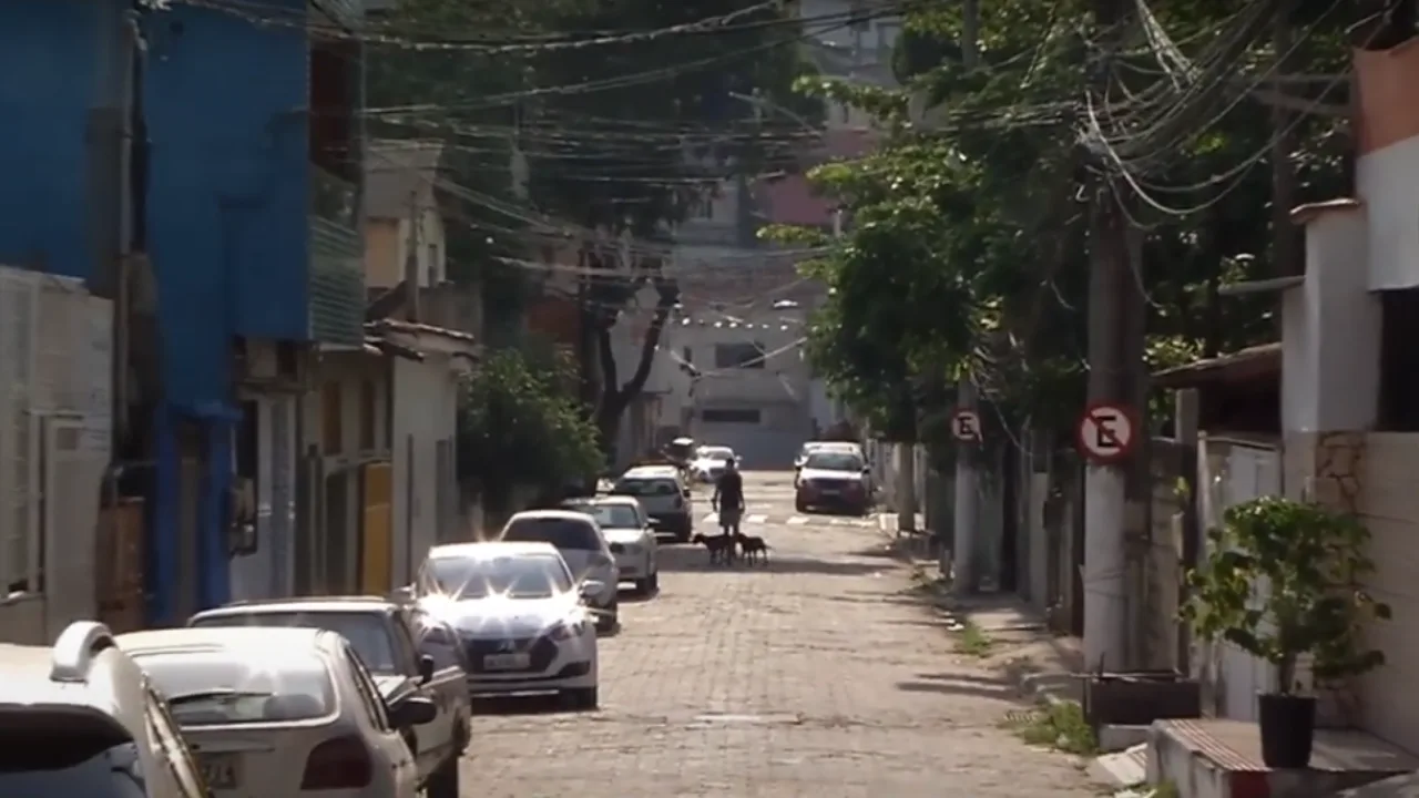 Jovem é baleado nas nádegas ao apontar arma para policiais em Vila Velha