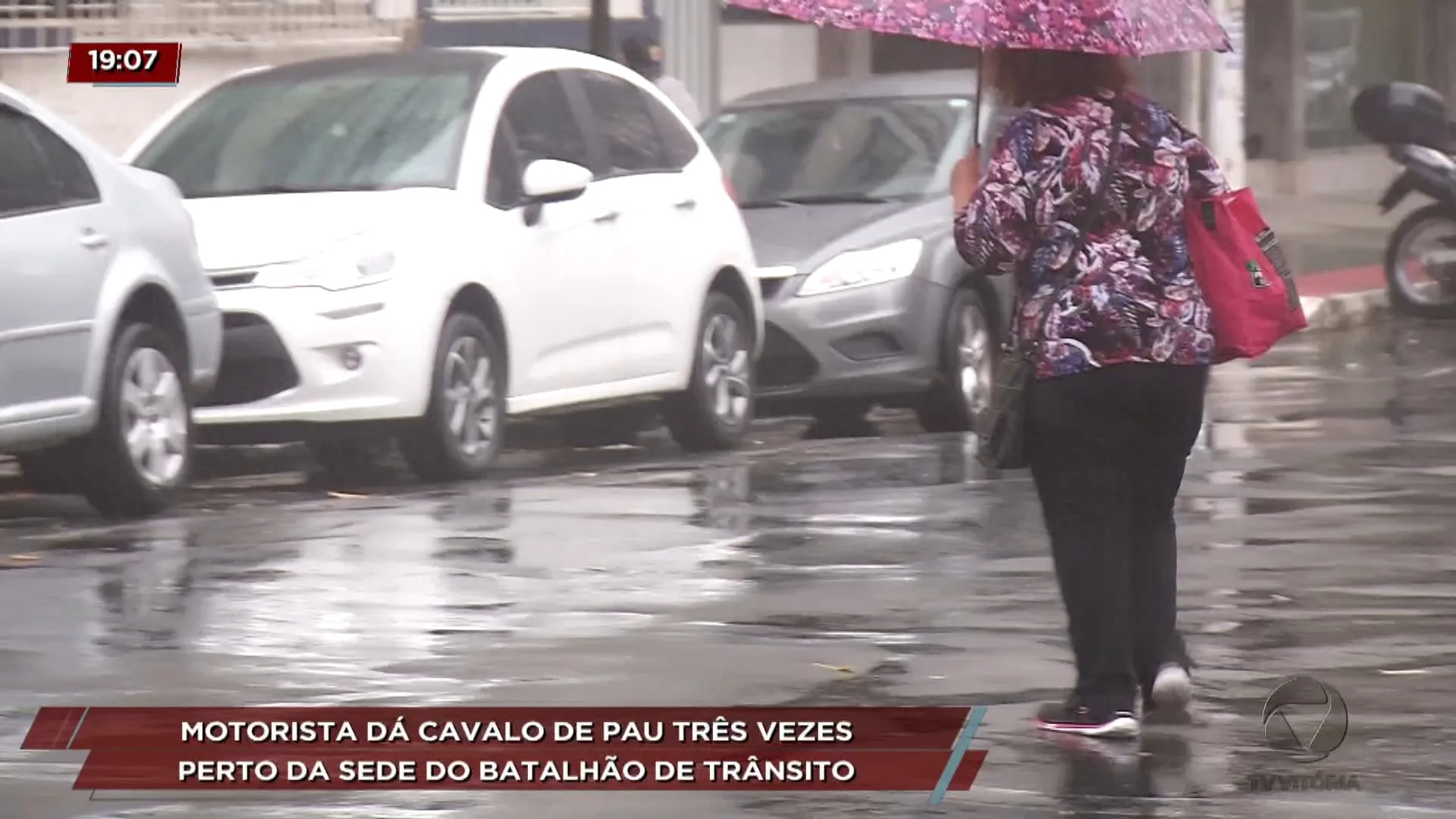 Motorista dá cavalo de pau três vezes perto da sede do Batalhão de Trânsito