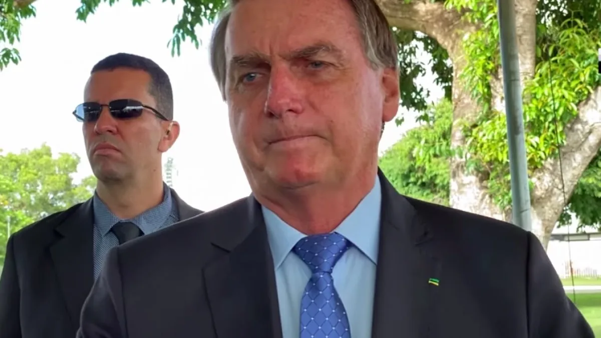 Bolsonaro faz reunião com PSL para garantir apoio a Lira na Câmara