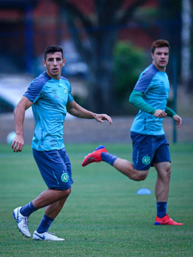 Embalada por vitória, Chapecoense tem mudança na defesa contra o Botafogo