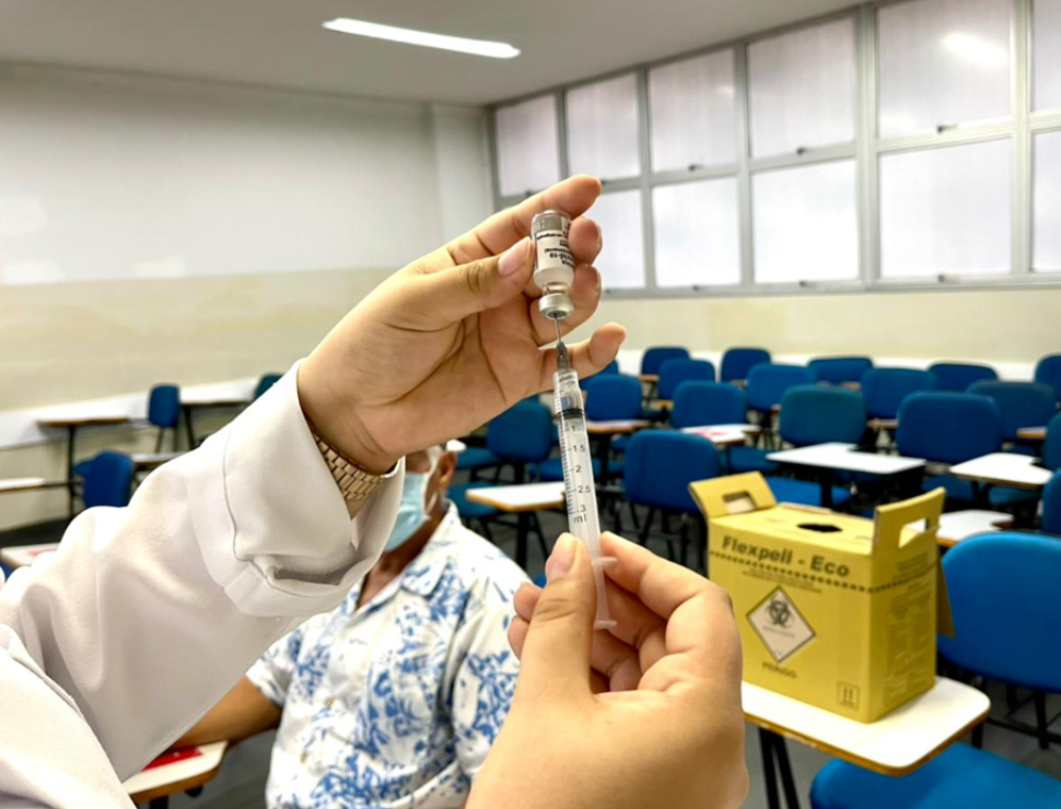 Seis prefeituras do ES são multadas por usarem geladeiras domésticas para guardar vacinas