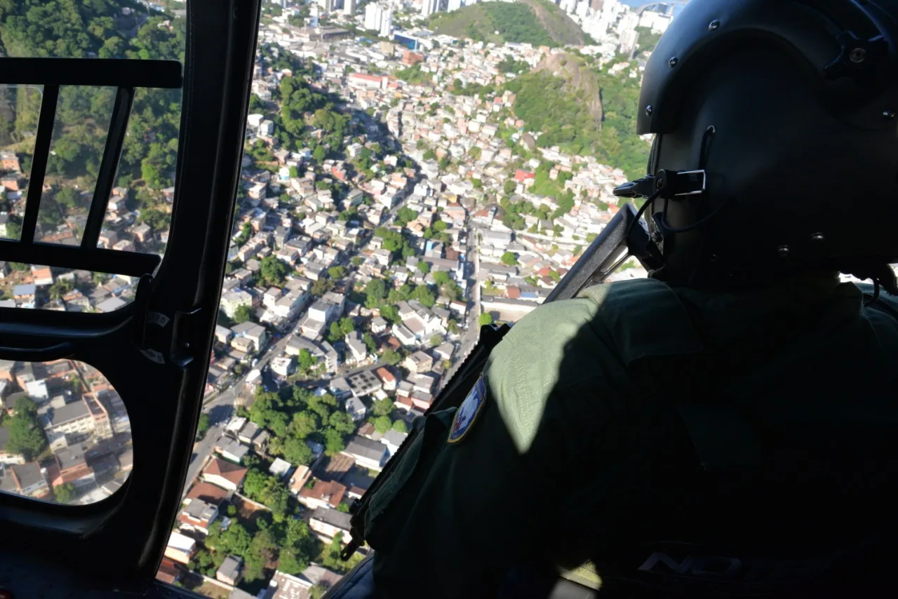 VÍDEO | Gerente do tráfico do Bairro da Penha é preso durante operação da PM