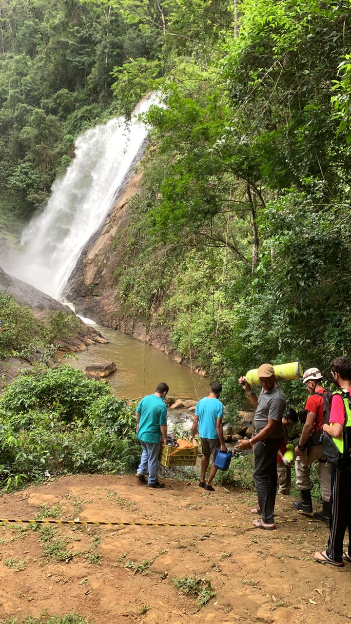 VÍDEO | Homem morre após mergulhar em cachoeira em Santa Leopoldina