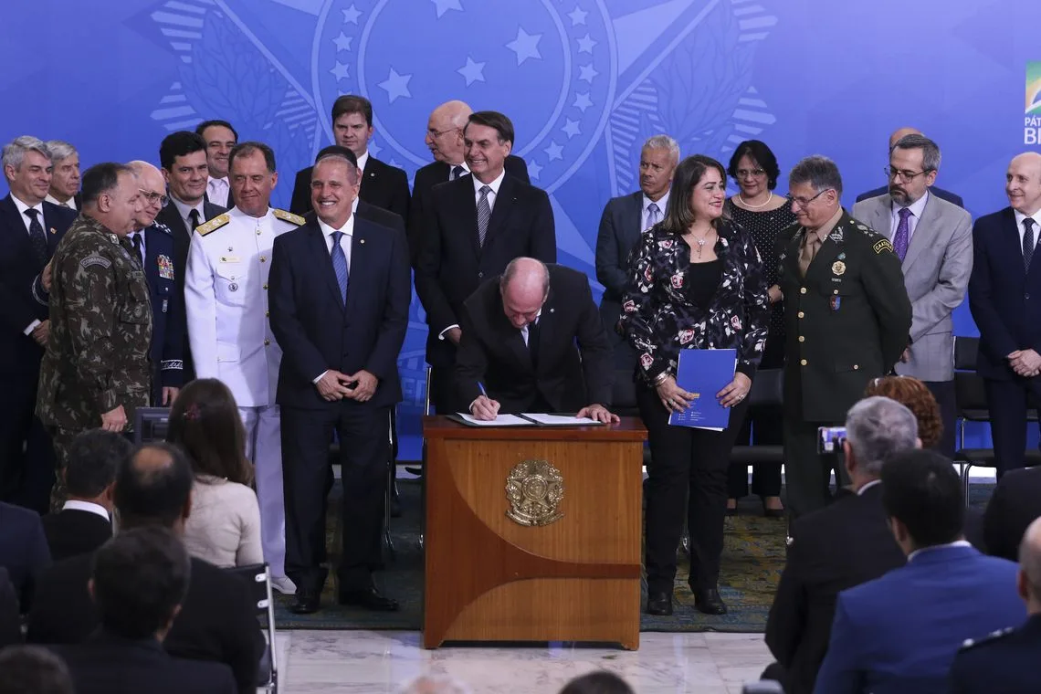 O ministro da Defesa, Fernando Azevedo e Silva participa da cerimônia de assinatura de acordos da nova fase da Operação Acolhida