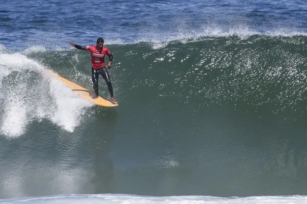 Surfista de Jacaraípe conquista título inédito no Circuito Sul-Americano