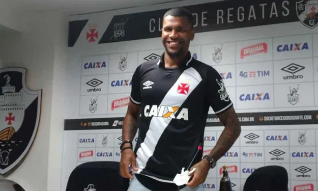 Milton Mendes confirma Vasco com entrada de Breno na zaga