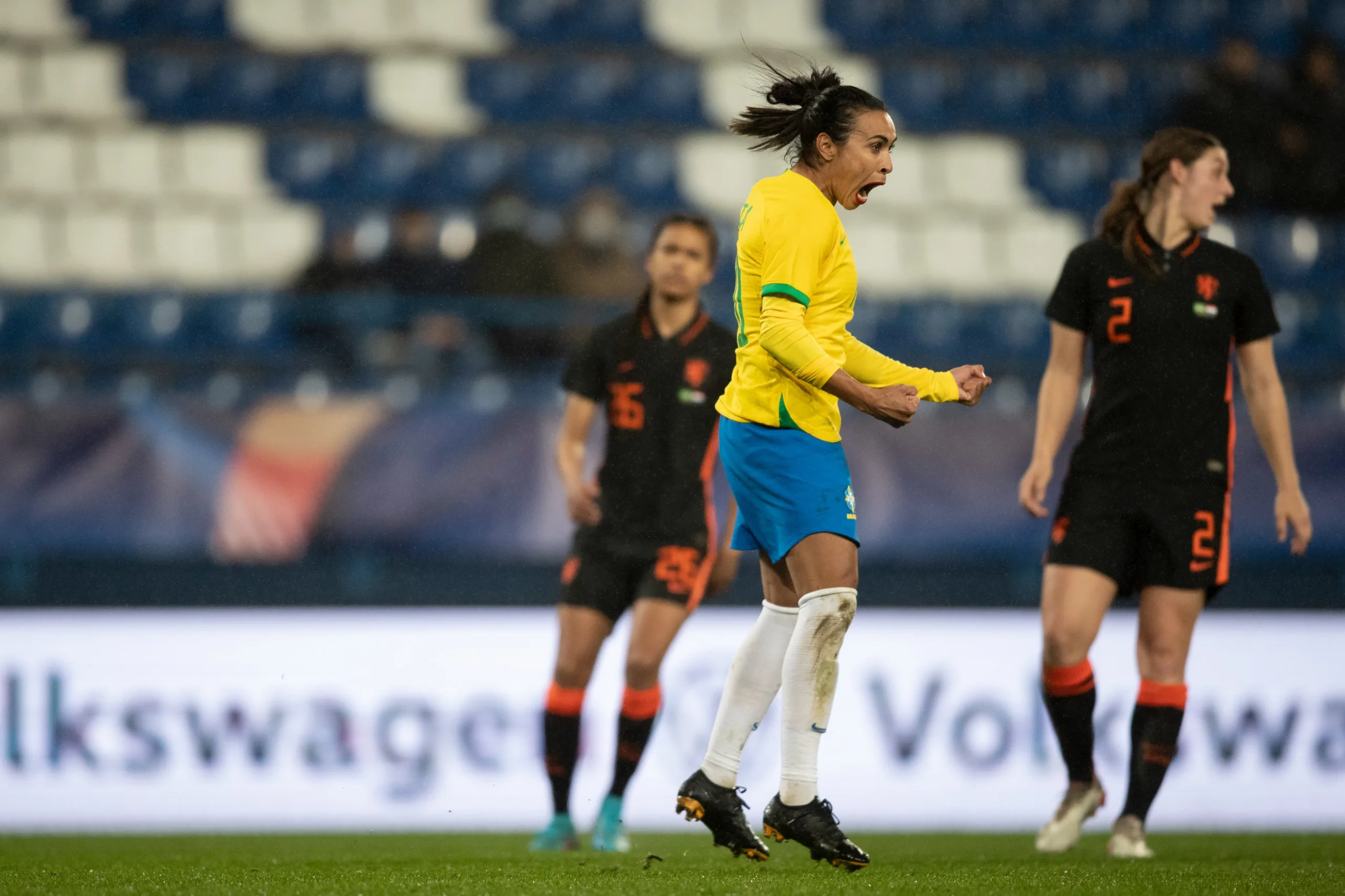 Marta sonha com título antes da Copa: "Não é para mim, é para o Brasil"