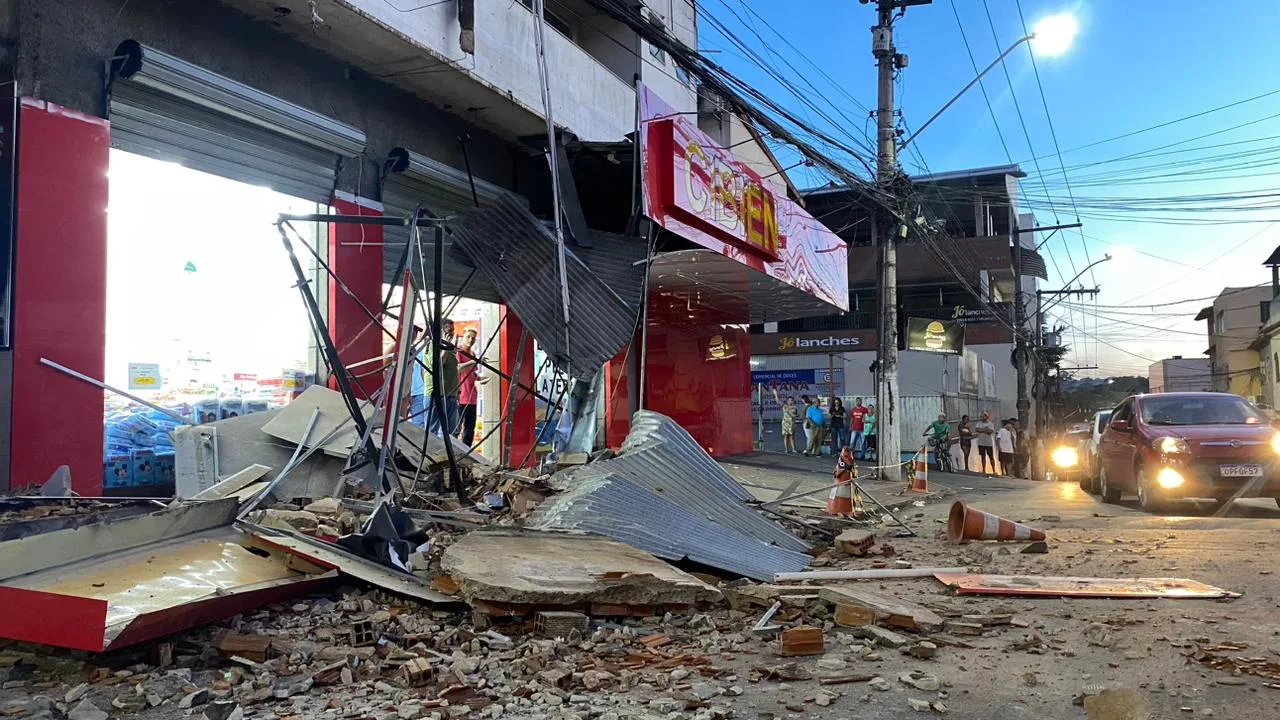 Desabamento de laje: prédio em Cariacica estava interditado há uma semana