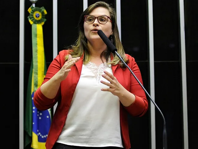 Líderes do PT declaram apoio à pré-candidatura de Marília Arraes