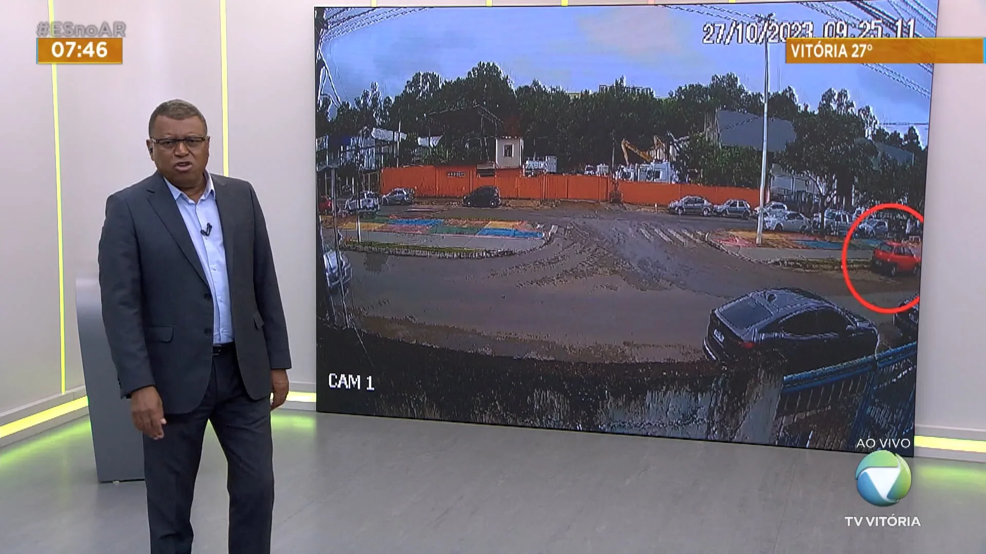 Topógrafo tem carro roubado ao sair para trabalhar