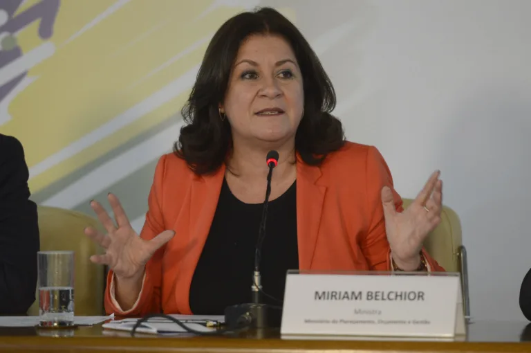 Ministra Miriam Belchior rebate críticas sobre investimentos no ES