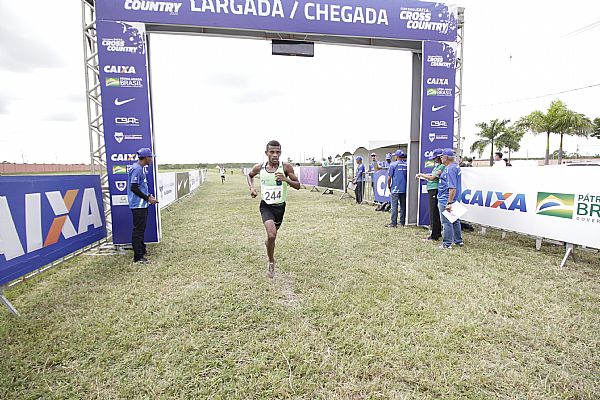 Paranaense e paulista brilham na Copa Brasil Caixa de Cross Country