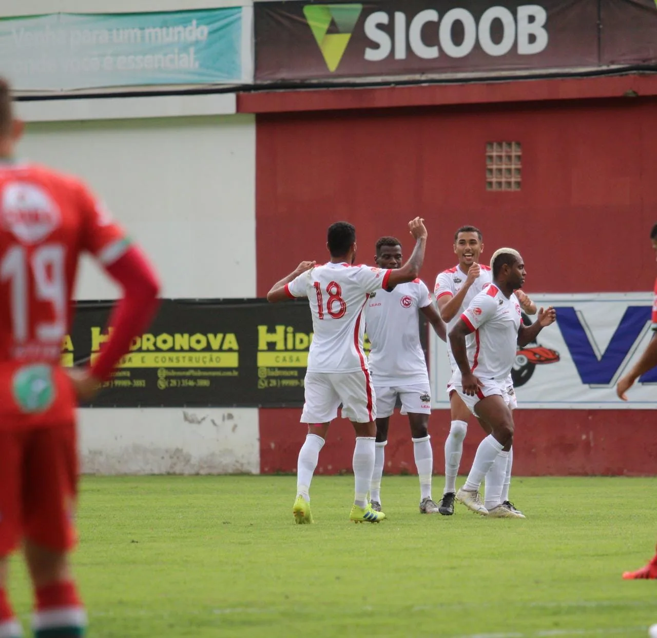 Jobson marca no fim, Capixaba bate o Rio Branco VN e se aproxima da semifinal da Copa ES