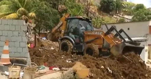 Sobe para 7 o número de mortos após deslizamento no Recife