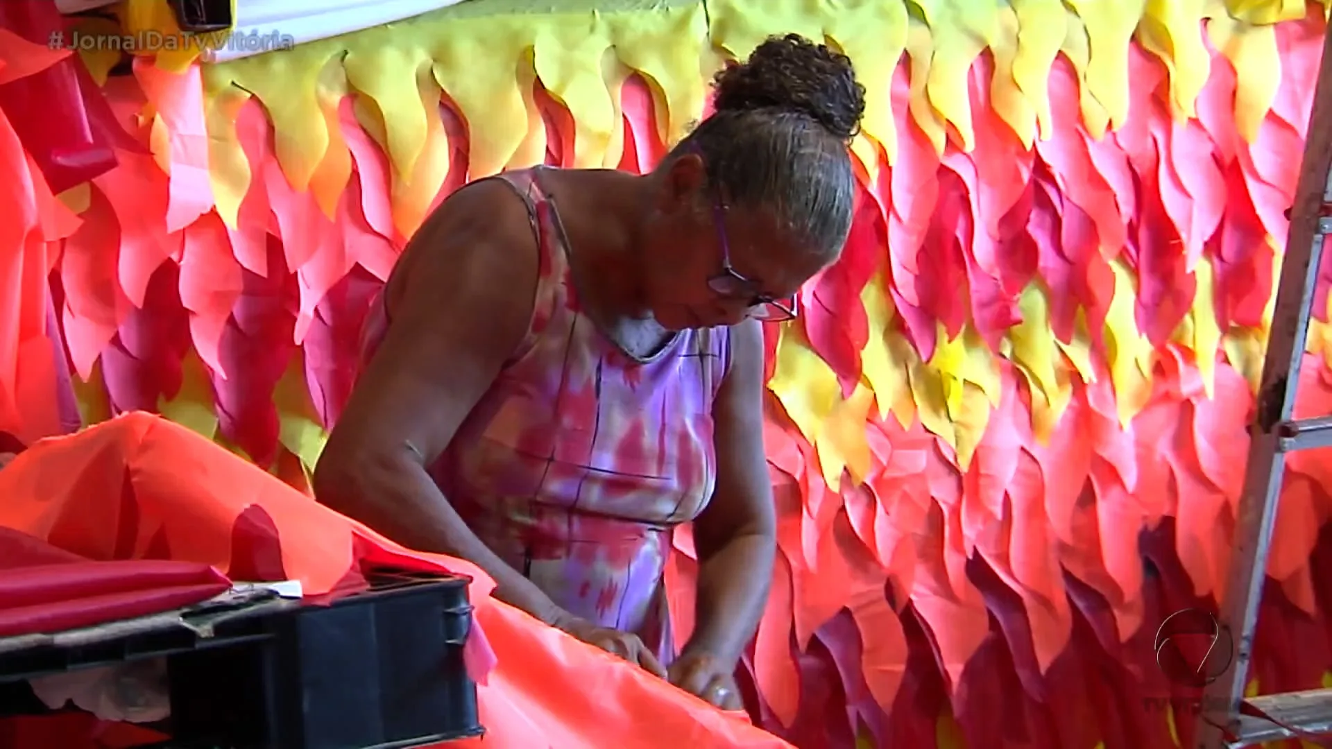 Escolas de samba em ritmo acelerado para o desfile do carnaval oficial de Vitória