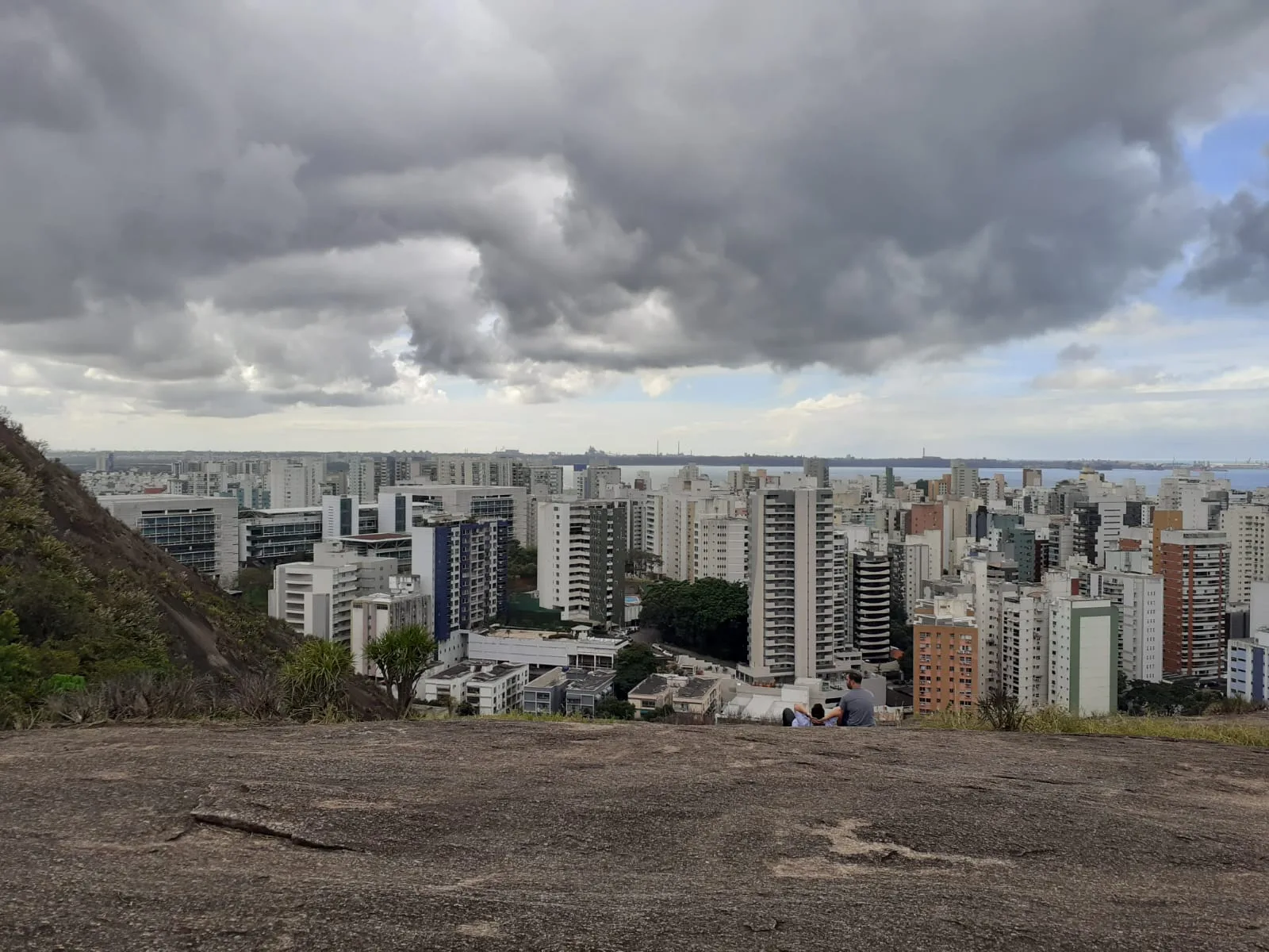 Alerta: risco de temporal e chuvas fortes no ES