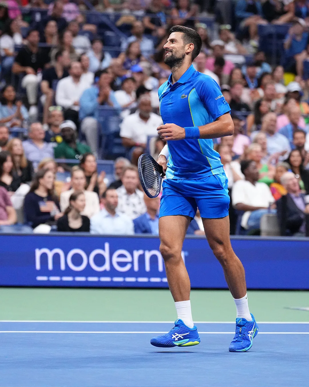 Djokovic celebra vitória e retorno ao posto de número 1 do mundo