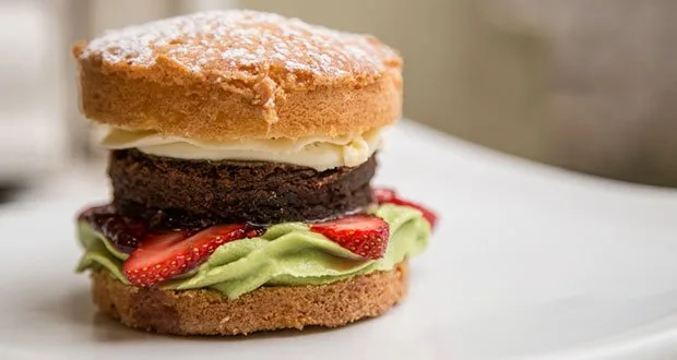 Dia do Sorvete: veja como fazer um hambúrguer doce em 30 minutos