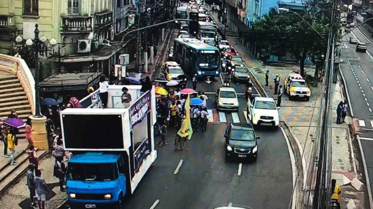 Encerrado protestos de grupos feministas e de setor de eventos em Vitória