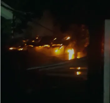 Incêndio atinge casa em bairro de Vila Velha; veja vídeo