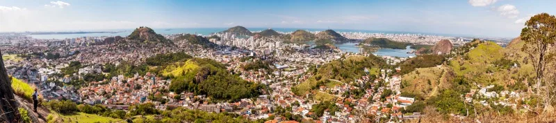 Vista da cidade de Vitória da perspecitiva de um dos mirantes do Parque