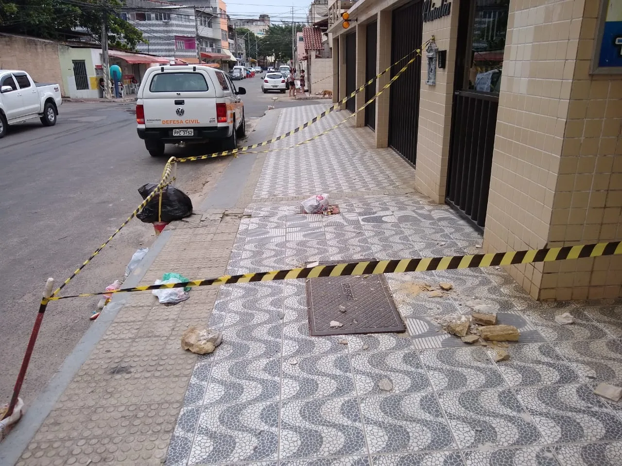 Uma semana após ser atingida por concreto em Guarapari, criança de dois anos deixa UTI