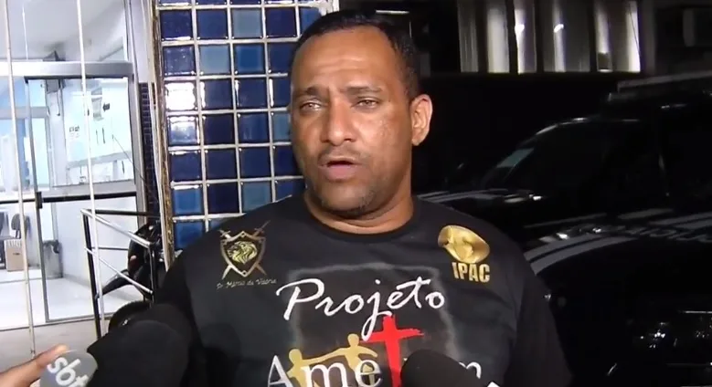 "Liguei e falei para ele não sair de casa", diz pastor após filho ser assassinado em Vitória