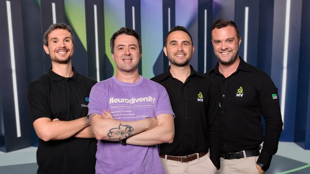 Rodrigo Torres (Tokenbase), Ronaldo Cohin (JADE) e Vinicius Santos e Marcelo Meneguelli (MV Gestão Integrada) | Foto: Everton Nunes