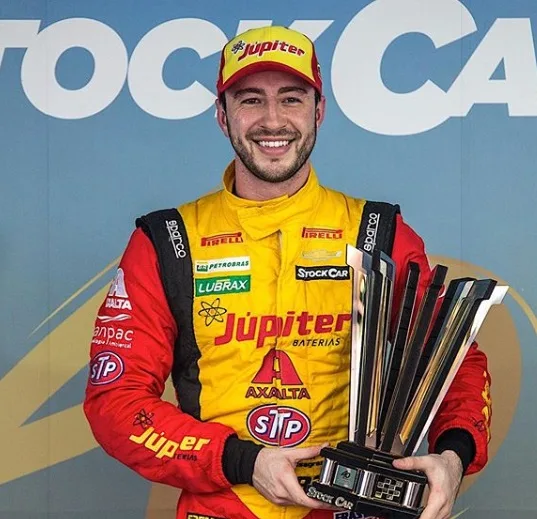 Casagrande supera Camilo e faz a pole na etapa de Goiânia da Stock Car