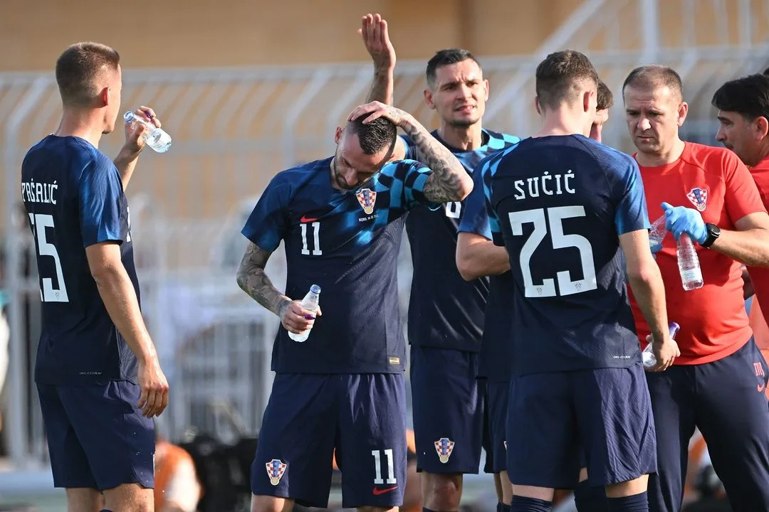 Rijad, Saudijska Arabija, 161122. Stadion Prince Faisal bin Fahad Prijateljska nogometna utakmica Saudijska Arabija – Hrvatska. Zadnja utakmnca hrvatske nogometne reprezentacije pred pocetak FIFA svjetskog prvenstva Katar 2022. Na fotografiji: Marcelo Brozovic. Foto: Tom Dubravec / CROPIX