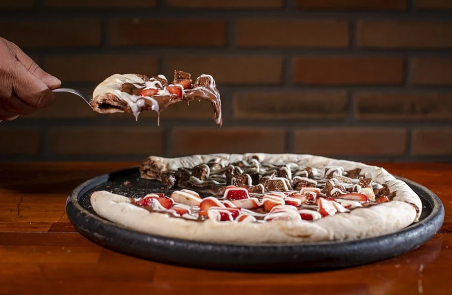 De sobremesa: aprenda receitinhas deliciosas de pizzas com chocolate, sorvete e geleias