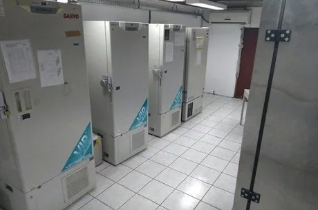 Universidade disponibiliza 'ultrafreezers' para armazenar vacina contra covid