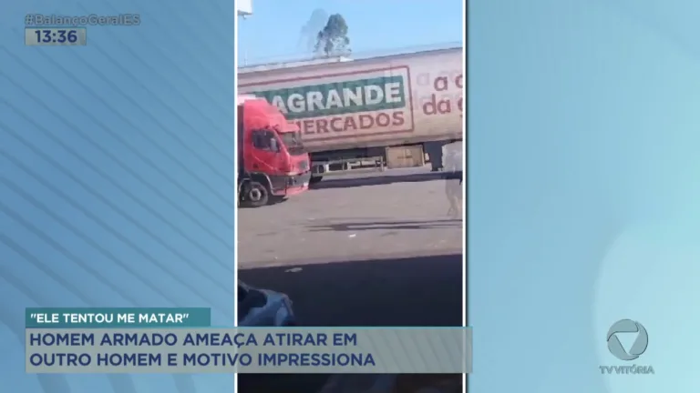 Homem armado ameaça atirar em outro homem e motivo impressiona