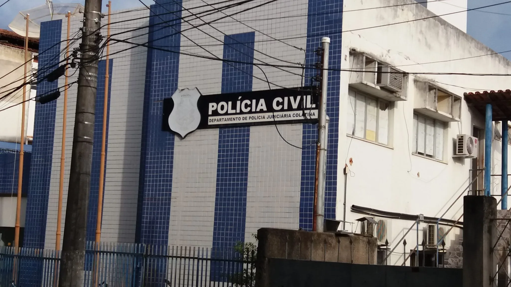 Detento é morto ao confrontar policiais dentro de Delegacia