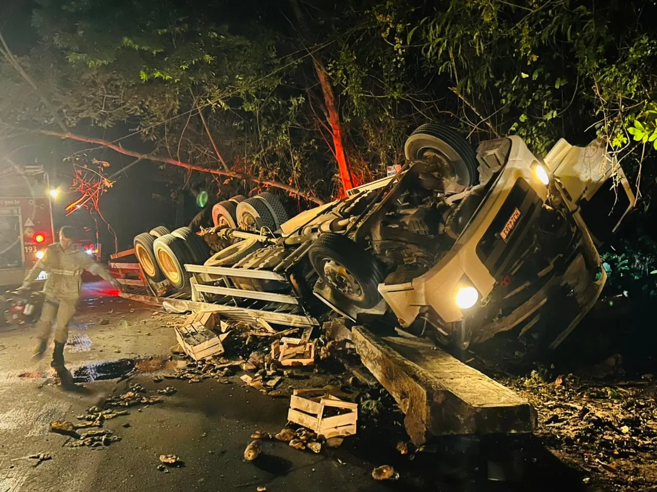 Adolescente morre e três pessoas ficam feridas após grave acidente em Santa Leopoldina