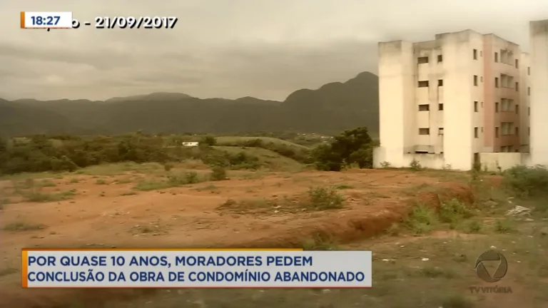 Moradores esperam por conclusão de obra em condomínio há quase dez anos