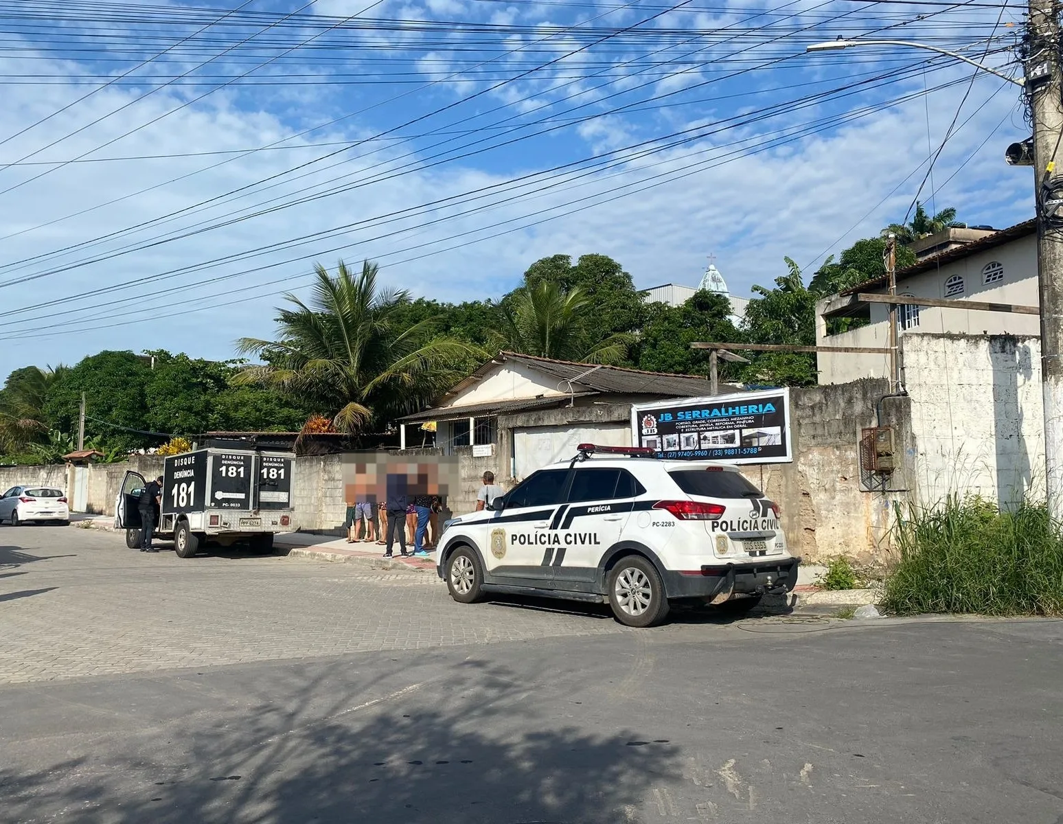 Serralheiro é morto a golpes de facão dentro de casa em Vila Velha