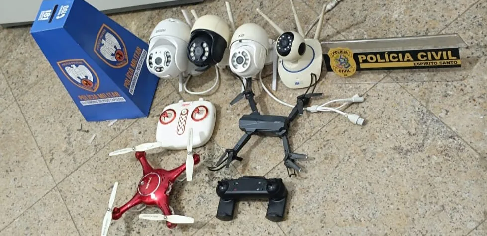 Polícia apreende drones e câmeras usadas para monitorar viaturas