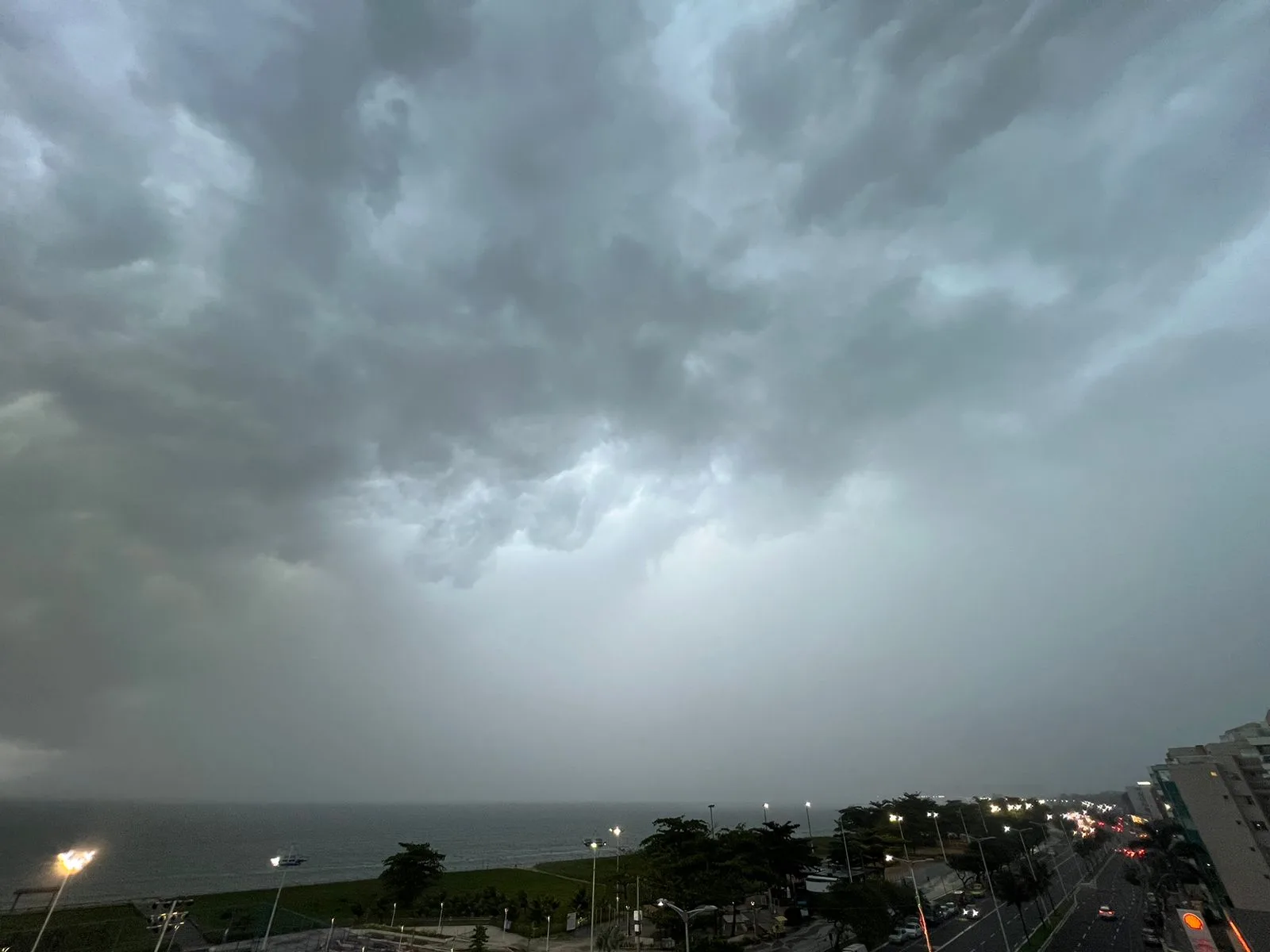 ES recebe 5 alertas para chuvas, ventos e queda brusca de temperatura