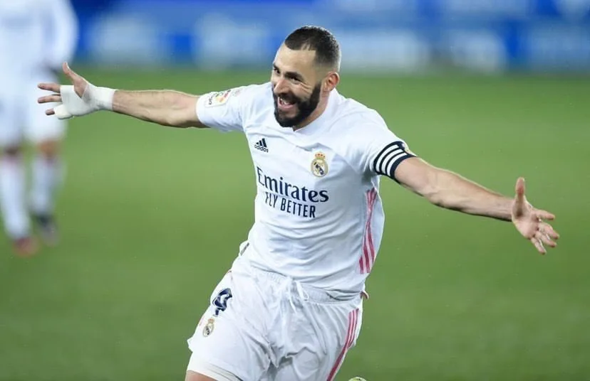 Benzema brilha, Real Madrid vence e 'dorme' na liderança do Espanhol