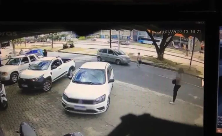 VÍDEO | Mulher é atropelada ao atravessar BR-262 em Cariacica