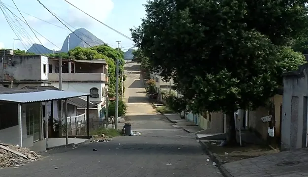 Policiais trocam tiros com suspeitos em bairro de Cariacica