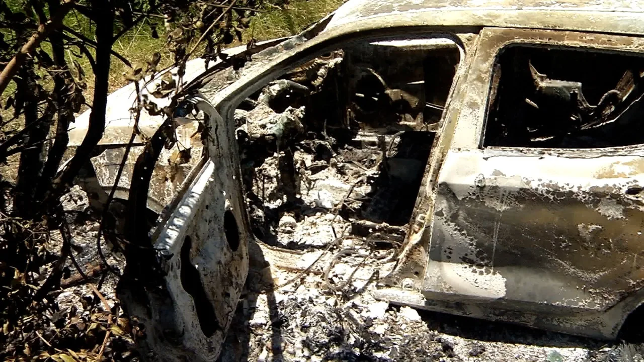 Corpo é encontrado carbonizado dentro de carro na zona rural de Cariacica