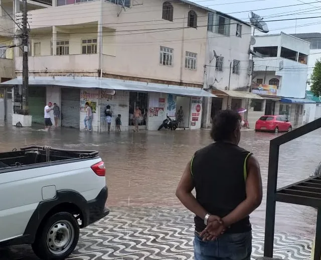 Guarapari registra maior acumulado de chuva em 24h; quatro municípios do ES estão em alerta para risco de deslizamento