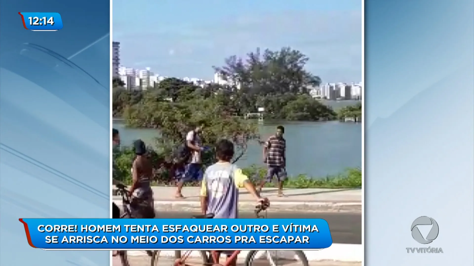 Homens brigam no meio da rua, em Guarapari