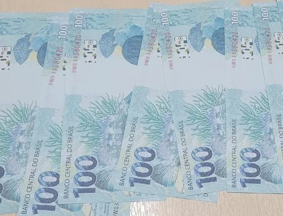 Homem recebe R$ 1 mil em notas falsas pelos Correios e acaba preso em Vila Velha